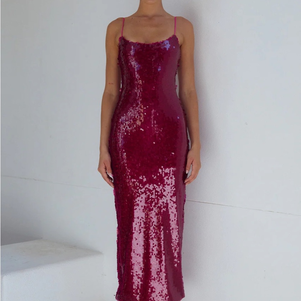 Elegant Sequin Midi Dress in Fuchsia